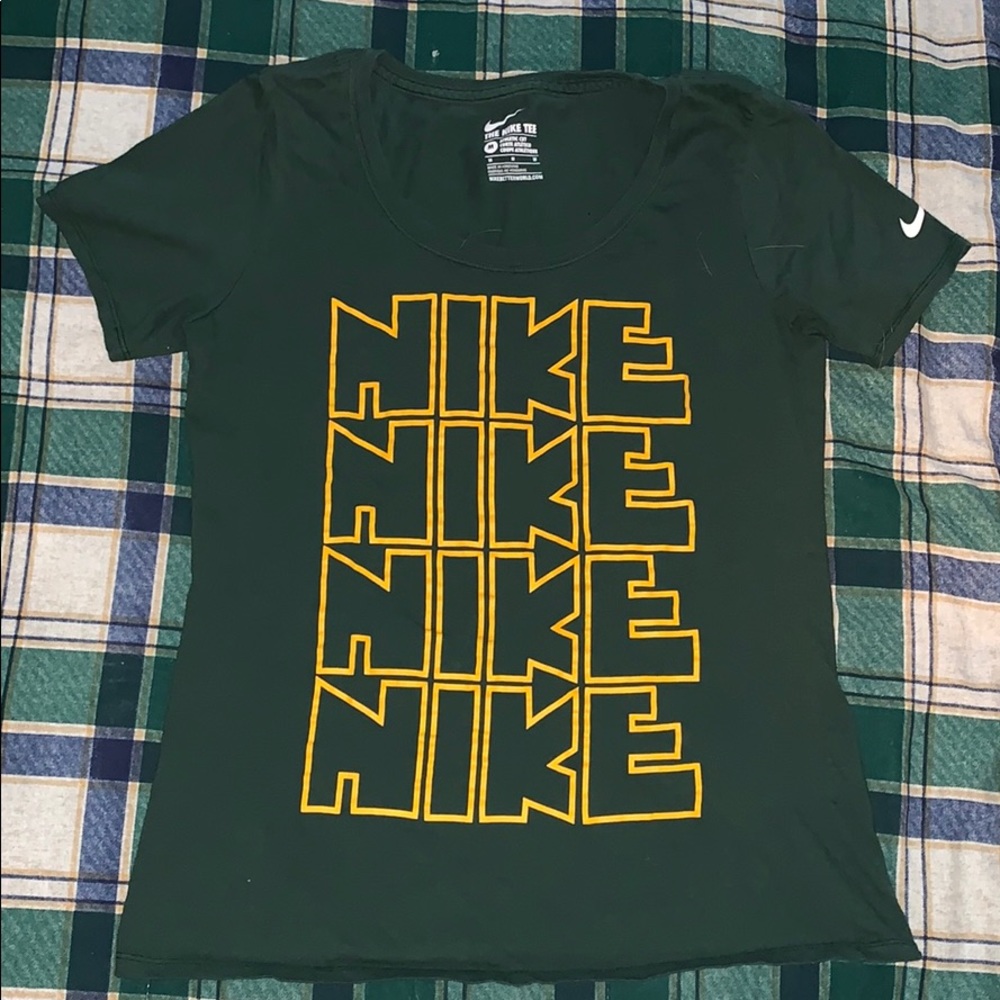 NIKE T-SHIRT